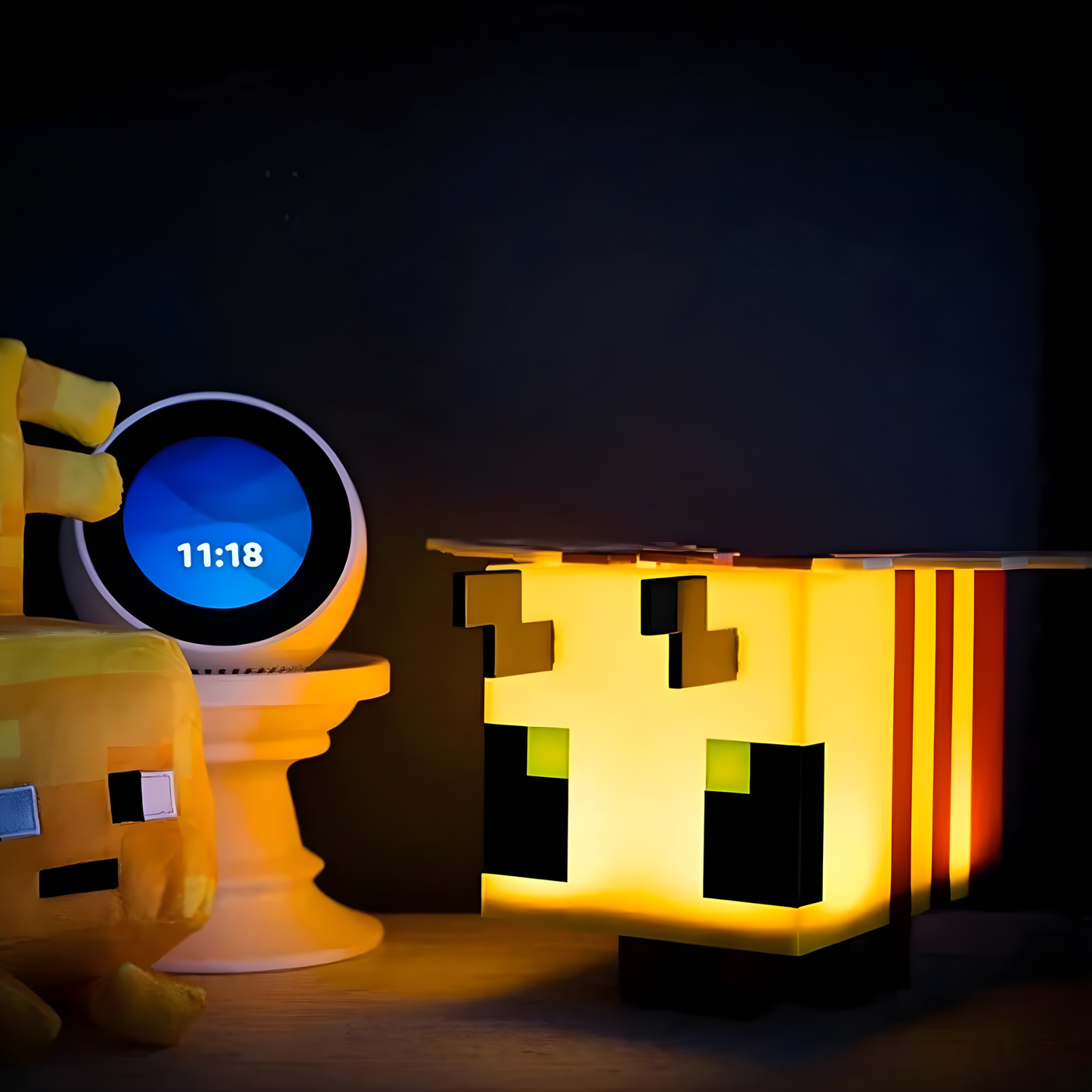 Pixel Bee Lamp